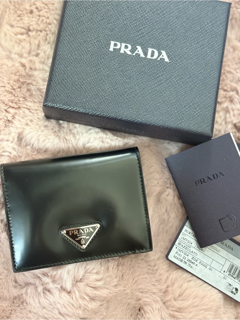 Prada small Black smooth Leather wallet - Picture 5 of 5